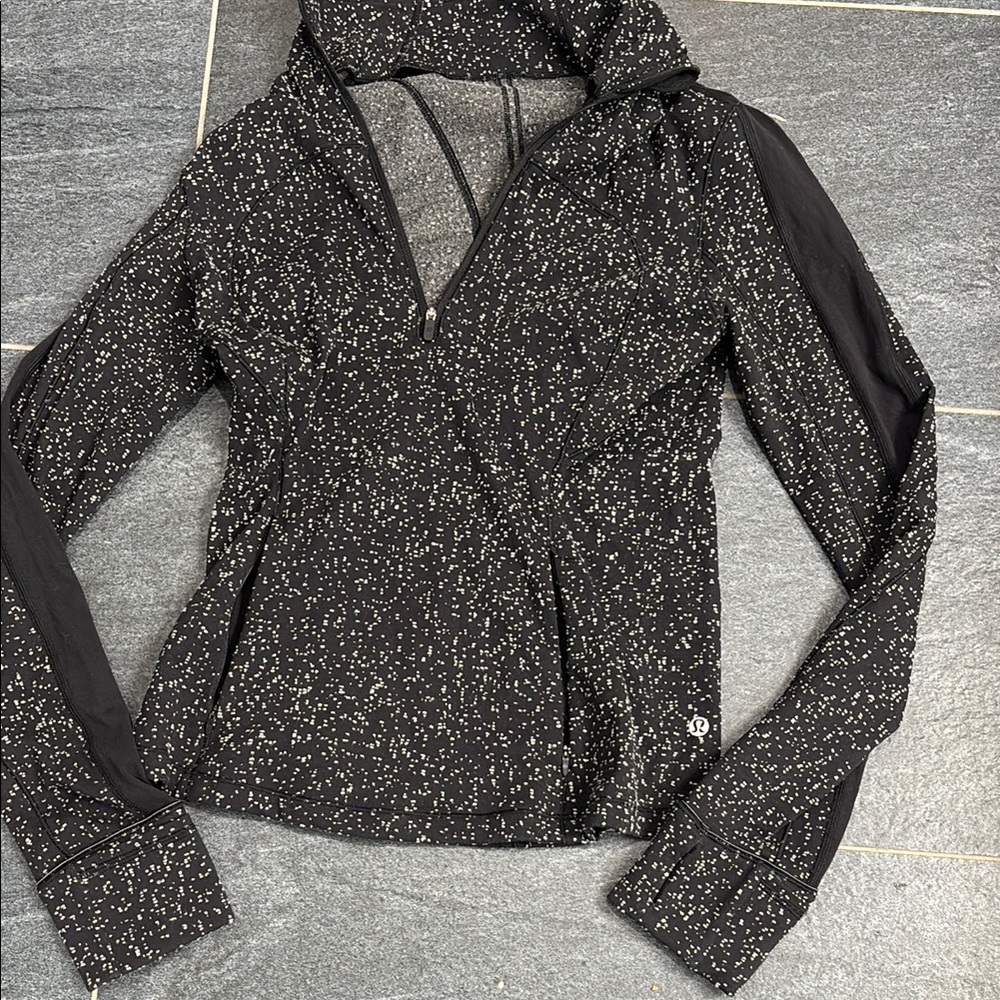 Quarter zip Lululemon pullover